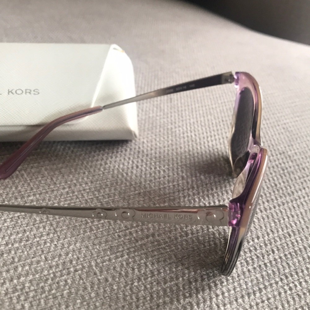 Michael Kors shape (sun glasses) pink🔥🔥